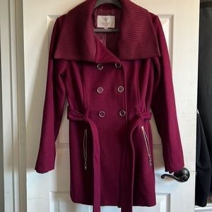 Maroon triple button pea coat with tie. Size medium form Guess.